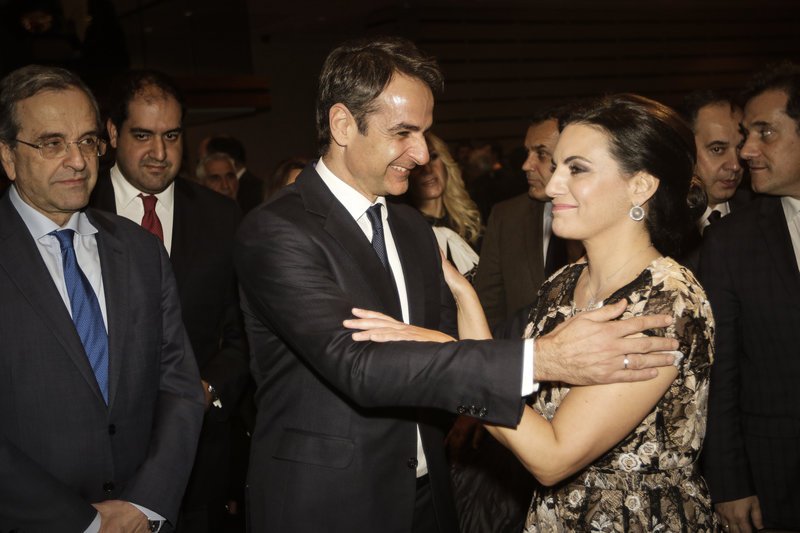 Ολος ο πολιτικός κόσμος τίμησε τη μνήμη του Γιάννη Κεφαλογιάννη -Συγκίνηση και πηγαδάκια [εικόνες] | iefimerida.gr 2