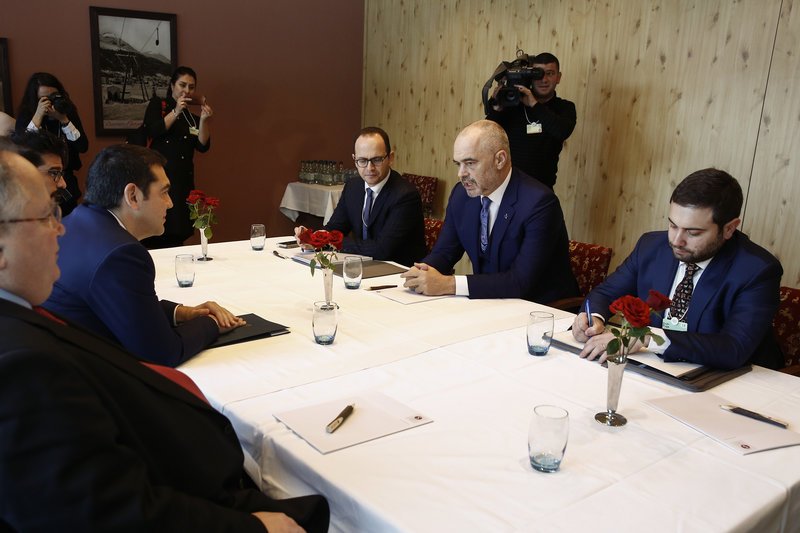 Οι επαφές Τσίπρα στο Νταβός -Συναντήσεις με Ράμα, Χαν, Γκουρία, Μοσκοβισί και Λαγκάρντ [εικόνες] | iefimerida.gr 3