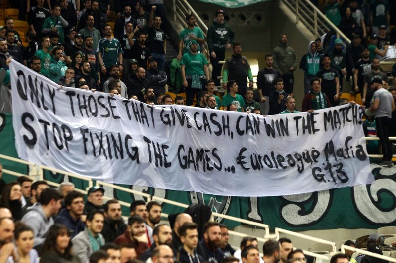 Πανό οπαδών του ΠΑΟ κατά Euroleague: Σταματήστε να στήνετε αγώνες -Αποθέωση Γιασικεβίτσιους [εικόνες & βίντεο] | iefimerida.gr 0