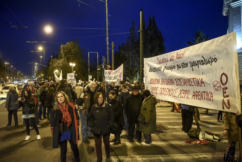 Αντιφασιστική πορεία πριν τη συγκέντρωση της Χρυσής Αυγής [εικόνες & βίντεο] | iefimerida.gr 7