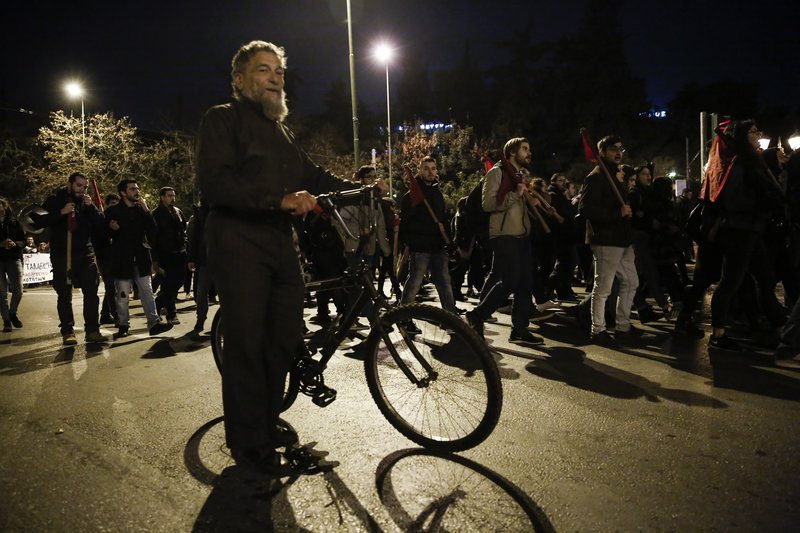 Αντιφασιστική πορεία πριν τη συγκέντρωση της Χρυσής Αυγής [εικόνες & βίντεο] | iefimerida.gr 3