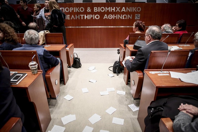 Ελεύθεροι οι 20 προσαχθέντες -Μετά την εισβολή Ρουβίκωνα σε ομιλία Τσακαλώτου [εικόνες&βίντεο] | iefimerida.gr 10