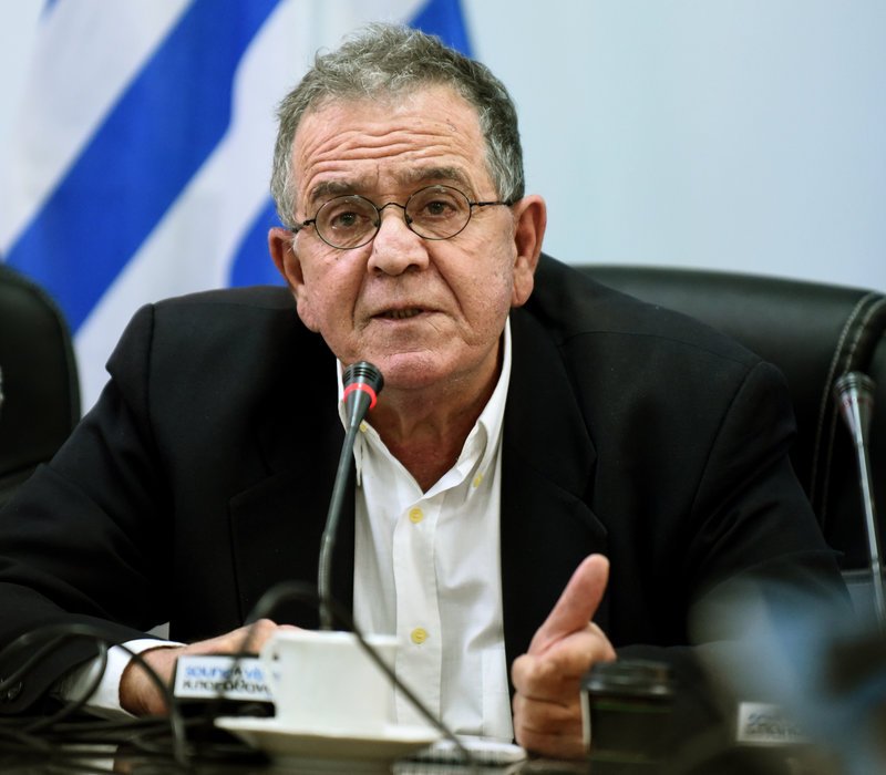 Ο Γιάννης Μουζάλας κατά την παράδοση του υπ. Μεταναστευτικής Πολιτικής στον Δ. Βίτσα