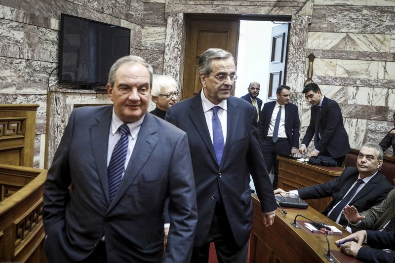 To παρασκήνιο της ΚΟ της ΝΔ: Η ποσέτ Κακλαμάνη και το wet look της Ασημακοπούλου [εικόνες] | iefimerida.gr 2