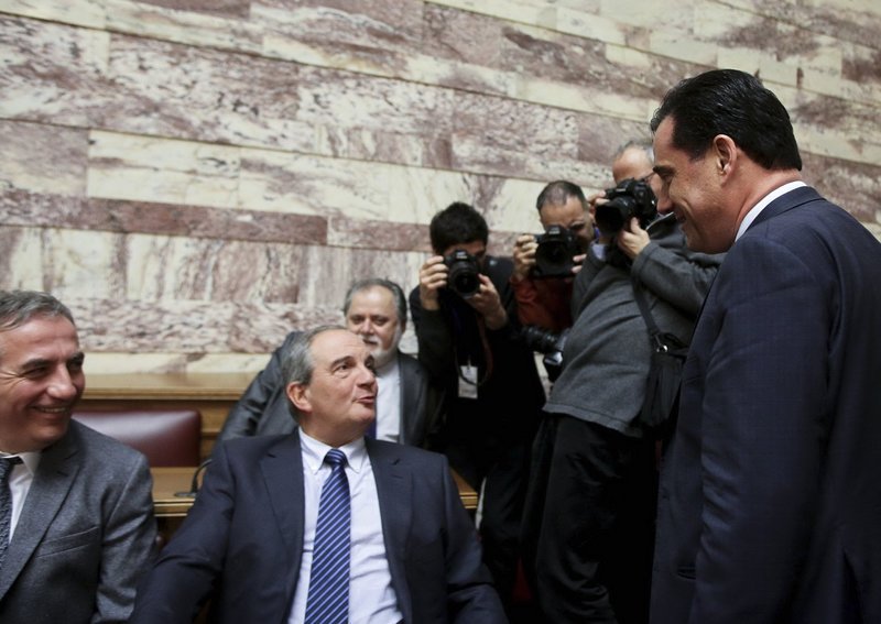 To παρασκήνιο της ΚΟ της ΝΔ: Η ποσέτ Κακλαμάνη και το wet look της Ασημακοπούλου [εικόνες] | iefimerida.gr 16