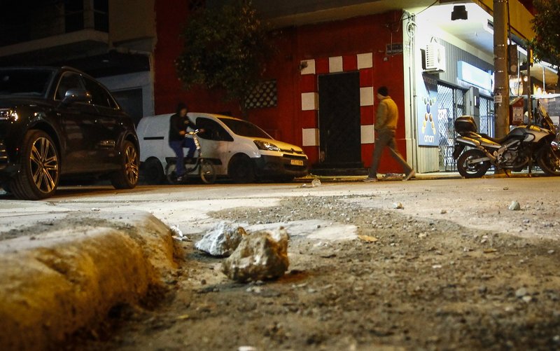 Αγρια επεισόδια οπαδών του Παναθηναϊκού και του Ολυμπιακού στην Καλλιθέα [εικόνες & βίντεο] | iefimerida.gr 3