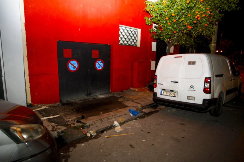 Αγρια επεισόδια οπαδών του Παναθηναϊκού και του Ολυμπιακού στην Καλλιθέα [εικόνες & βίντεο] | iefimerida.gr 1