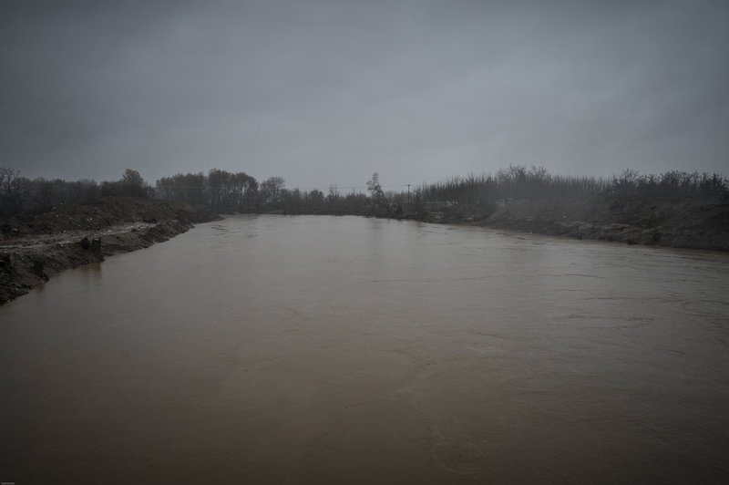 «Φούσκωσε» επικίνδυνα ο Πηνειός -Φόβοι για πλημμύρες [εικόνες] | iefimerida.gr 3