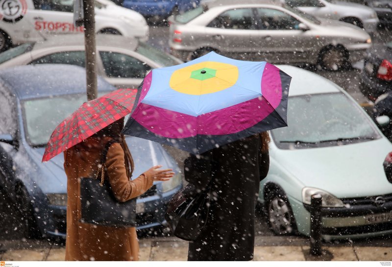 Χιόνι και στο κέντρο της Θεσσαλονίκης [εικόνες & βίντεο] | iefimerida.gr 2