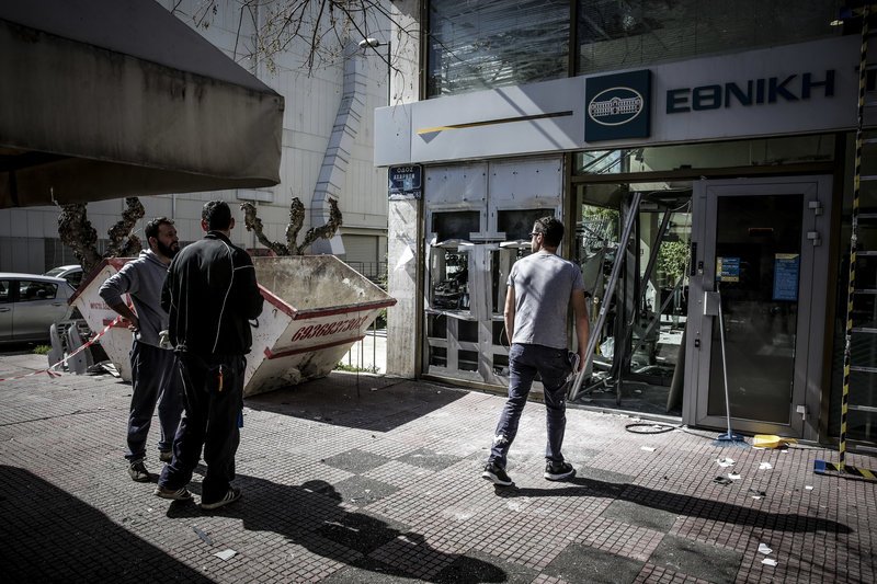 Στο κέντρο της Αθήνας χτύπησαν οι ληστές των ΑΤΜ -Ανατίναξαν δύο στην Αχαρνών | iefimerida.gr 1