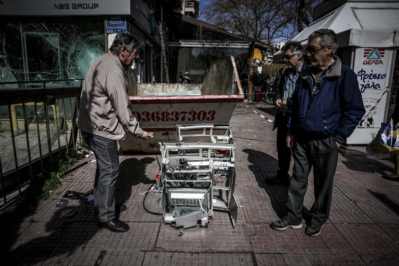 Στο κέντρο της Αθήνας χτύπησαν οι ληστές των ΑΤΜ -Ανατίναξαν δύο στην Αχαρνών | iefimerida.gr 0