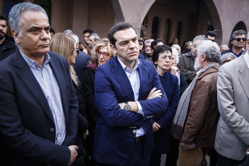 Σε κλίμα συγκίνησης το τελευταίο «αντίο» στον Βασίλη Μουλόπουλο [εικόνες & βίντεο] | iefimerida.gr 3