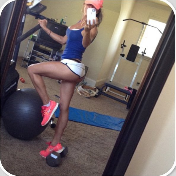 Η 50άρα που μοιάζει με 20άρα -Κορμί «φέτες», πρόσωπο αρυτίδιαστο [εικόνες] | iefimerida.gr 1