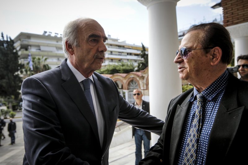 Ηταν όλοι εκεί για το τελευταίο αντίο στον Χρήστο Πασαλάρη [εικόνες] | iefimerida.gr 3