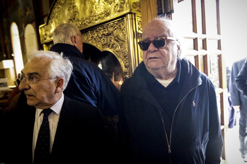 Ηταν όλοι εκεί για το τελευταίο αντίο στον Χρήστο Πασαλάρη [εικόνες] | iefimerida.gr 7