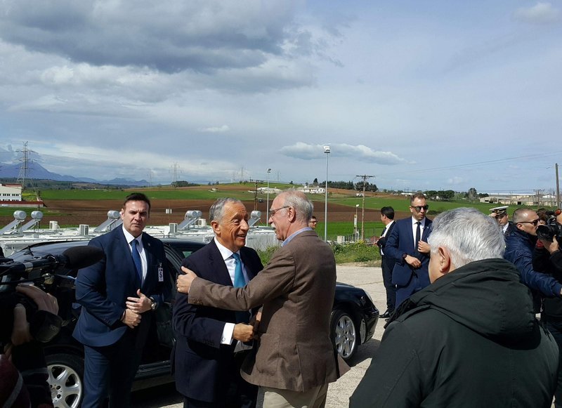 Κέντρο φιλοξενίας προσφύγων επισκέφθηκε ο Πορτογάλος πρόεδρος [εικόνες] | iefimerida.gr 0