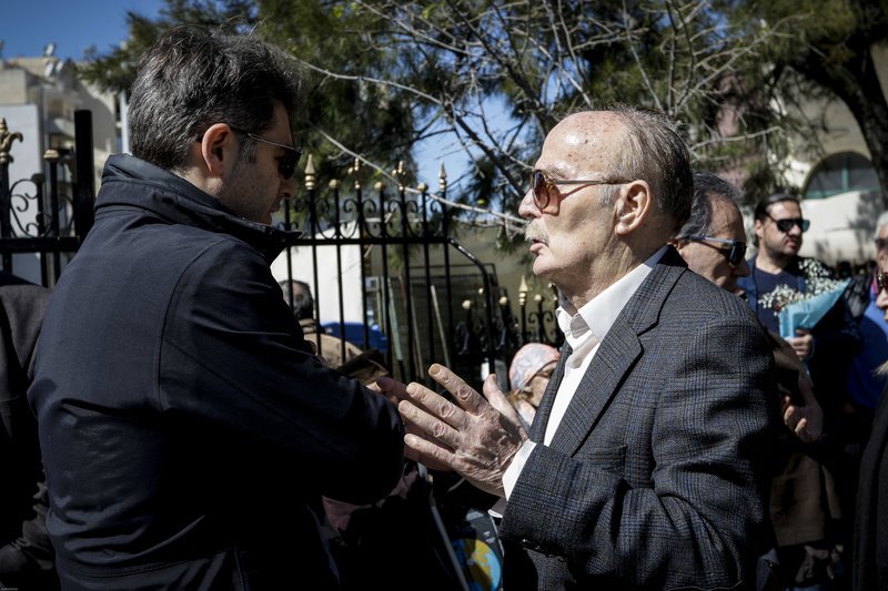 Ολοι οι ηθοποιοί στο τελευταίο αντίο στον Χρήστο Σιμαρδάνη [εικόνες] | iefimerida.gr 5