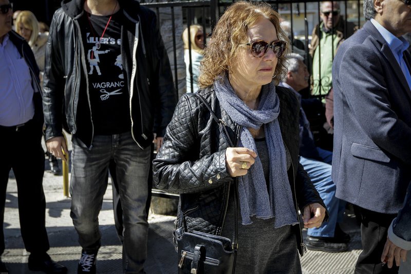 Ολοι οι ηθοποιοί στο τελευταίο αντίο στον Χρήστο Σιμαρδάνη [εικόνες] | iefimerida.gr 27