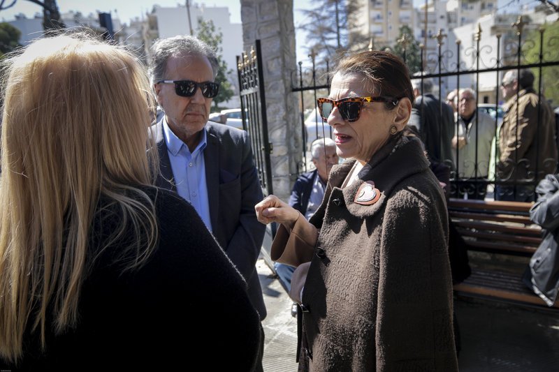 Ολοι οι ηθοποιοί στο τελευταίο αντίο στον Χρήστο Σιμαρδάνη [εικόνες] | iefimerida.gr 8