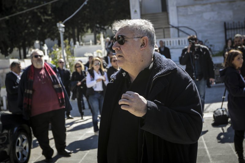 Ολοι οι ηθοποιοί στο τελευταίο αντίο στον Χρήστο Σιμαρδάνη [εικόνες] | iefimerida.gr 30