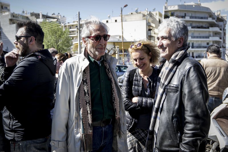 Ολοι οι ηθοποιοί στο τελευταίο αντίο στον Χρήστο Σιμαρδάνη [εικόνες] | iefimerida.gr 17