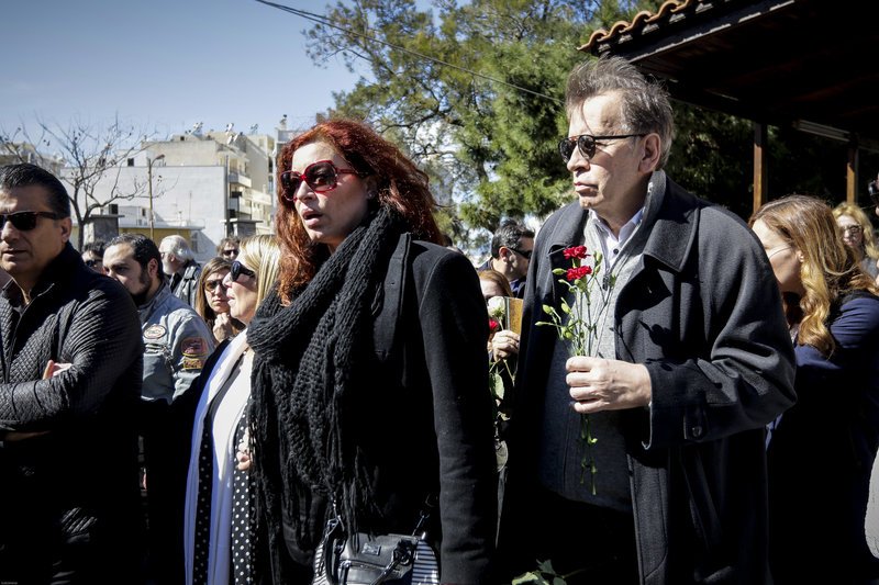 Ολοι οι ηθοποιοί στο τελευταίο αντίο στον Χρήστο Σιμαρδάνη [εικόνες] | iefimerida.gr 25