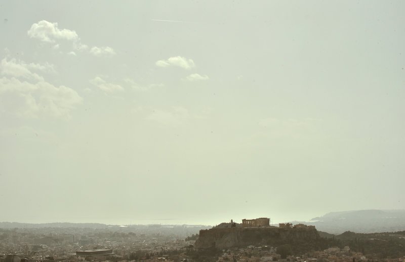 Αφρικανική σκόνη και λασποβροχή «έπνιξαν» την Αθήνα [εικόνες] | iefimerida.gr 5