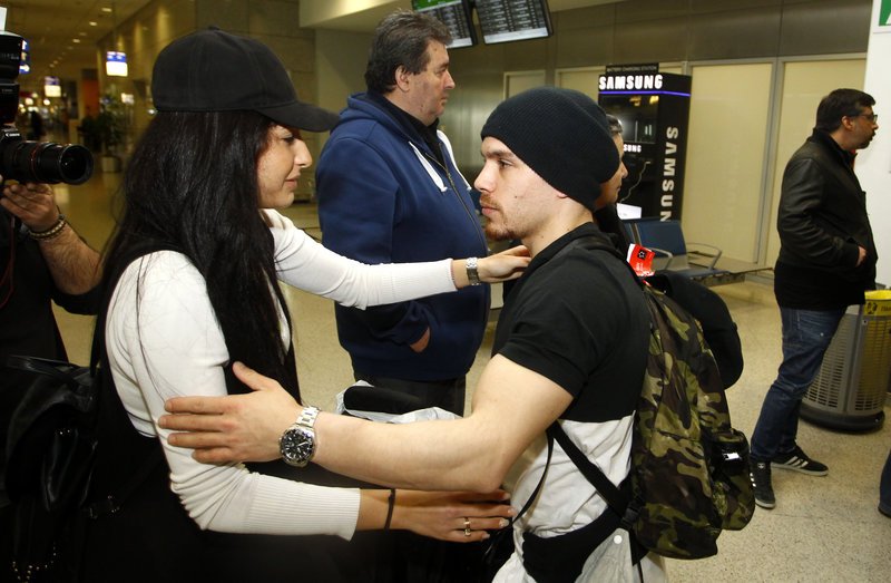 Ο χρυσός Πετρούνιας επέστρεψε στην Αθήνα: «Πολύ καλός οιωνός για την συνέχεια» [εικόνες] | iefimerida.gr 3