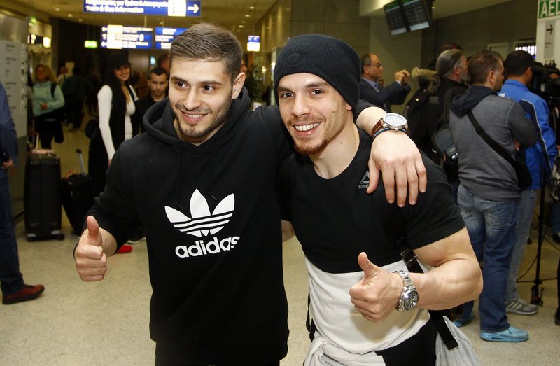 Ο χρυσός Πετρούνιας επέστρεψε στην Αθήνα: «Πολύ καλός οιωνός για την συνέχεια» [εικόνες] | iefimerida.gr 1