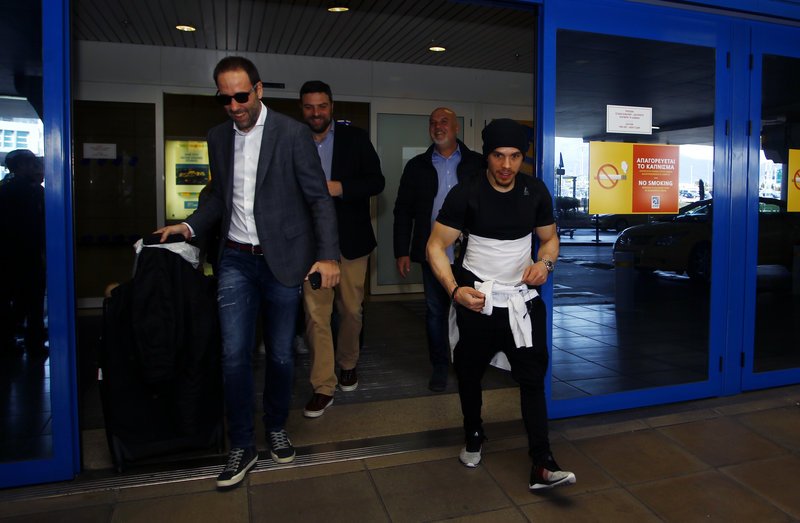 Ο χρυσός Πετρούνιας επέστρεψε στην Αθήνα: «Πολύ καλός οιωνός για την συνέχεια» [εικόνες] | iefimerida.gr 0