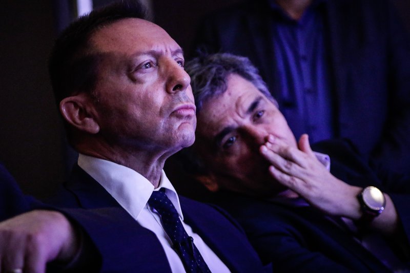 Καρφιά Στουρνάρα-Τσακαλώτου: «Θα τρίζουν τα κόκαλα των καθηγητών σου» [εικόνες] | iefimerida.gr 4