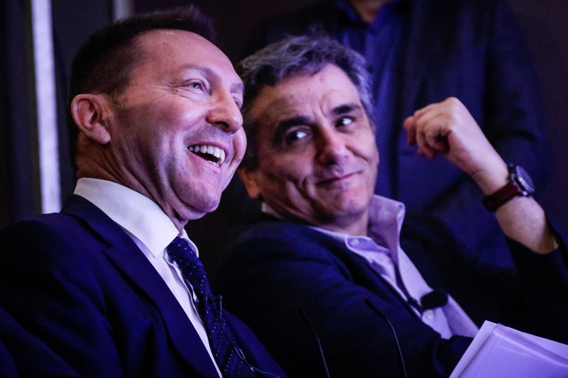 Καρφιά Στουρνάρα-Τσακαλώτου: «Θα τρίζουν τα κόκαλα των καθηγητών σου» [εικόνες] | iefimerida.gr 6