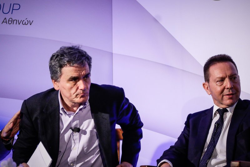 Καρφιά Στουρνάρα-Τσακαλώτου: «Θα τρίζουν τα κόκαλα των καθηγητών σου» [εικόνες] | iefimerida.gr 1