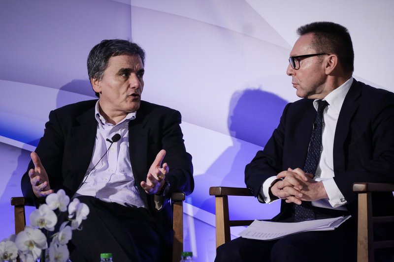 Καρφιά Στουρνάρα-Τσακαλώτου: «Θα τρίζουν τα κόκαλα των καθηγητών σου» [εικόνες] | iefimerida.gr 2