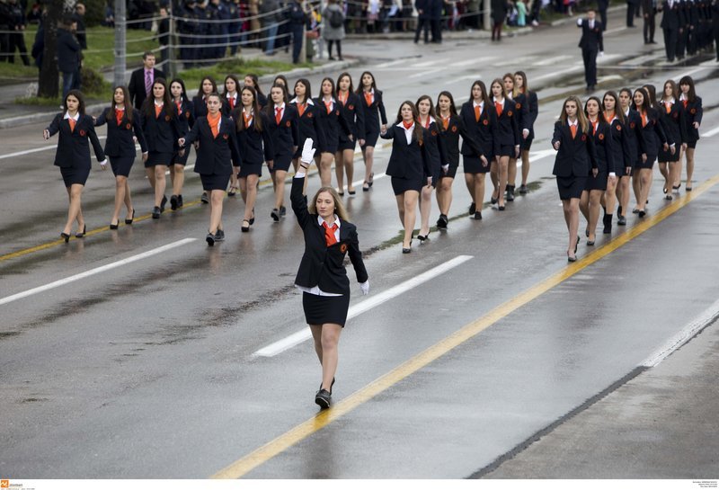 Παρελάσεις 25ης Μαρτίου: Λιποθυμίες, τραυματισμοί & εντυπωσιακές παρουσίες [εικόνες & βίντεο] | iefimerida.gr 12