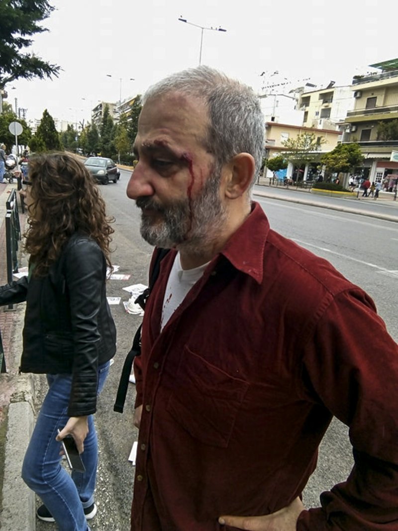 Επιθέσεις σε μέλη της από την Χρυσή Αυγή καταγγέλλει η ΚΕΕΡΦΑ- Τραυματίστηκε δημοσιογράφος [εικόνες] | iefimerida.gr 0