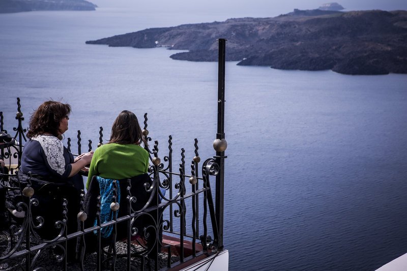 Ετοιμη για το Πάσχα η Σαντορίνη -Ασβεστώθηκαν τα σοκάκια, στους φούρνους τα μελιτίνια [εικόνες] | iefimerida.gr 2
