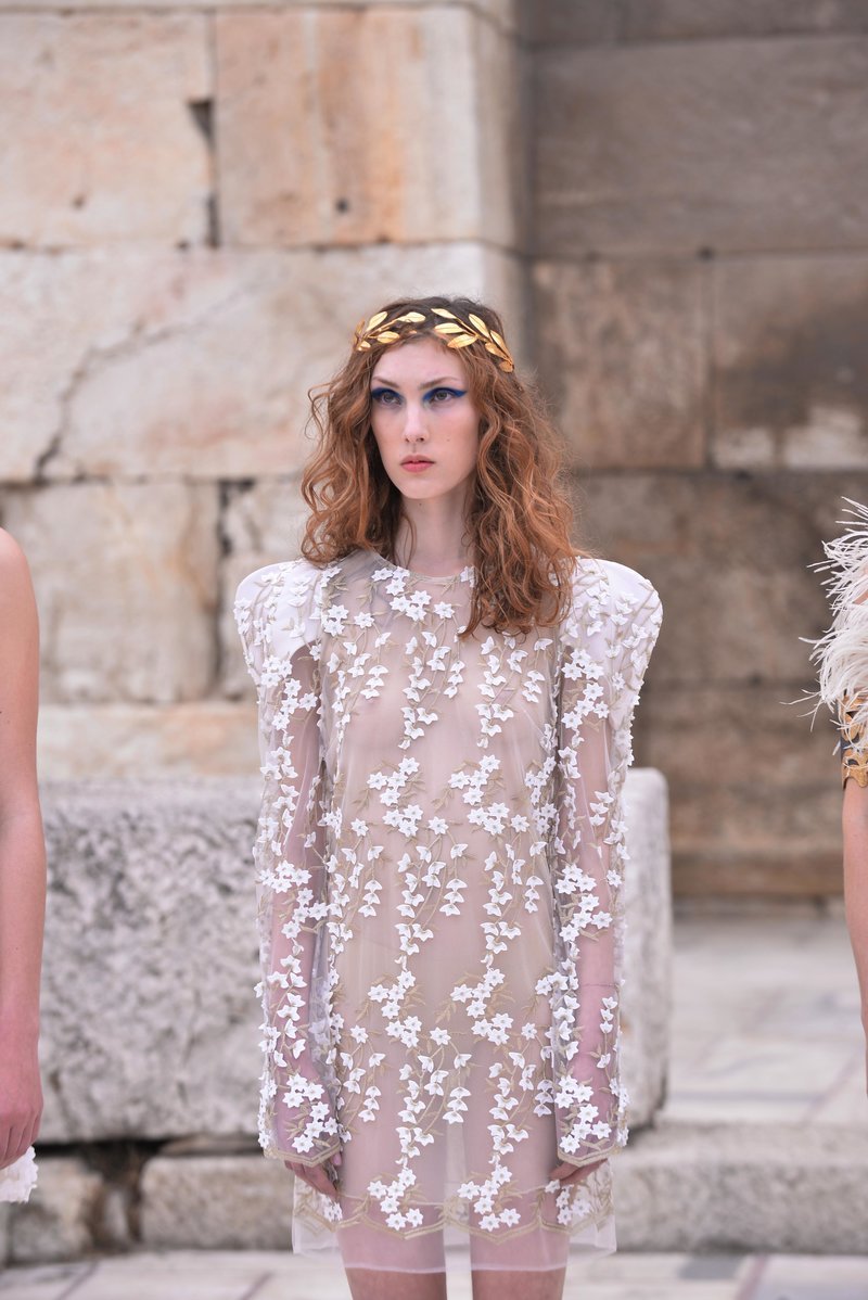 Η επίδειξη μόδας του Βασίλειου Κωστέτσου στο Ηρώδειο -Μόδα και άριες μπροστά στο μνημείο [εικόνες] | iefimerida.gr 7