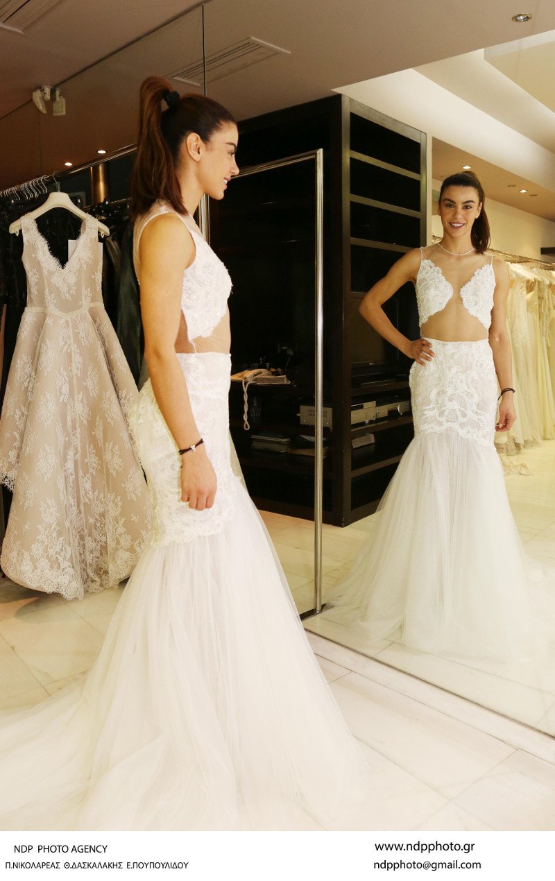 Πρόβα νυφικού για την Ειρήνη Παπαδοπουλου [εικόνες] | iefimerida.gr 3