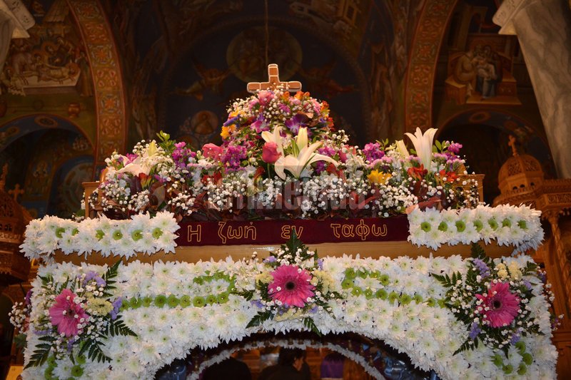 Eπιτάφιοι,κομψοτεχνήματα- Χρειάστηκαν μήνες δουλειά για να στολιστούν [εικόνες] | iefimerida.gr 4