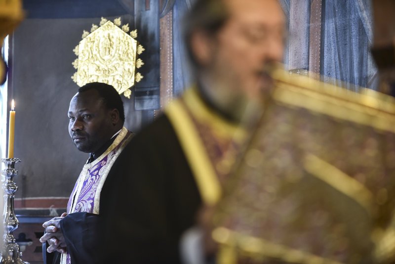 Η αναπαράσταση της Αποκαθήλωσης του Χριστού στη Μονή Πεντέλης -Οπως στα Ιεροσόλυμα [εικόνες] | iefimerida.gr 7