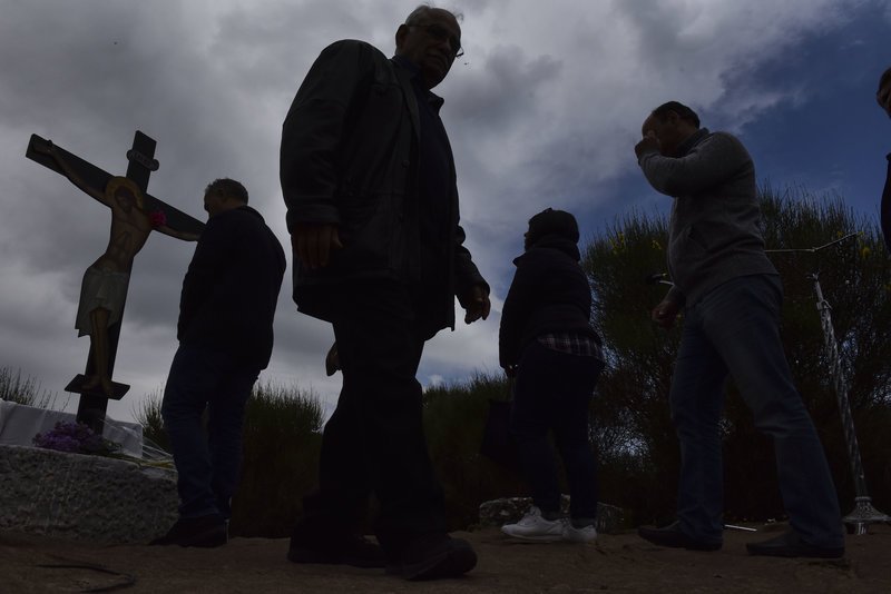 Η αναπαράσταση της Αποκαθήλωσης του Χριστού στη Μονή Πεντέλης -Οπως στα Ιεροσόλυμα [εικόνες] | iefimerida.gr 0