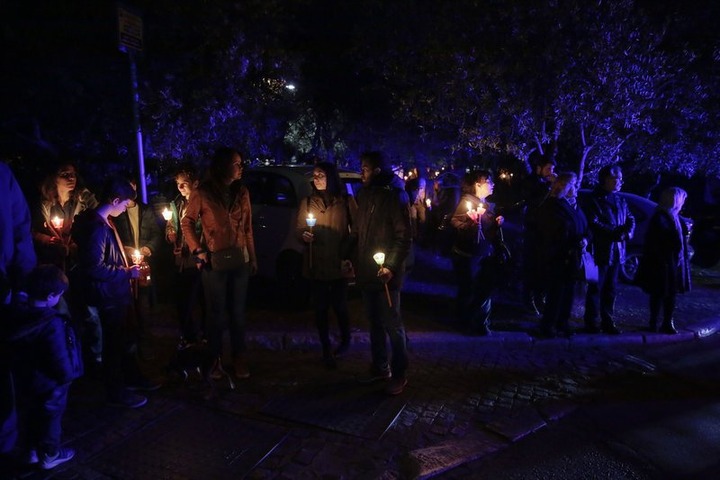 «Ω γλυκύ μου έαρ»: Με την περιφορά του επιταφίου, κορυφώθηκε το Θείο Δράμα | iefimerida.gr 6