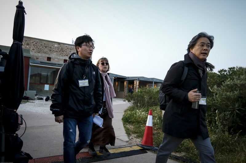 Καρέ καρέ τα γυρίσματα του BBC στο Σούνιο -Επιασαν δουλειά από το ξημέρωμα [εικόνες] | iefimerida.gr 4