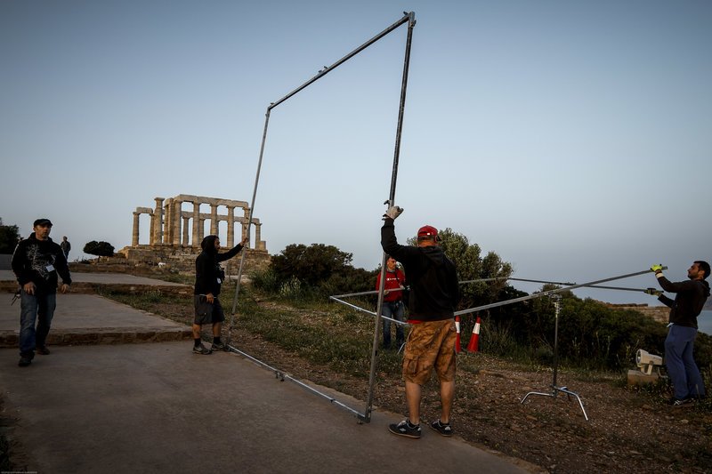 Καρέ καρέ τα γυρίσματα του BBC στο Σούνιο -Επιασαν δουλειά από το ξημέρωμα [εικόνες] | iefimerida.gr 8