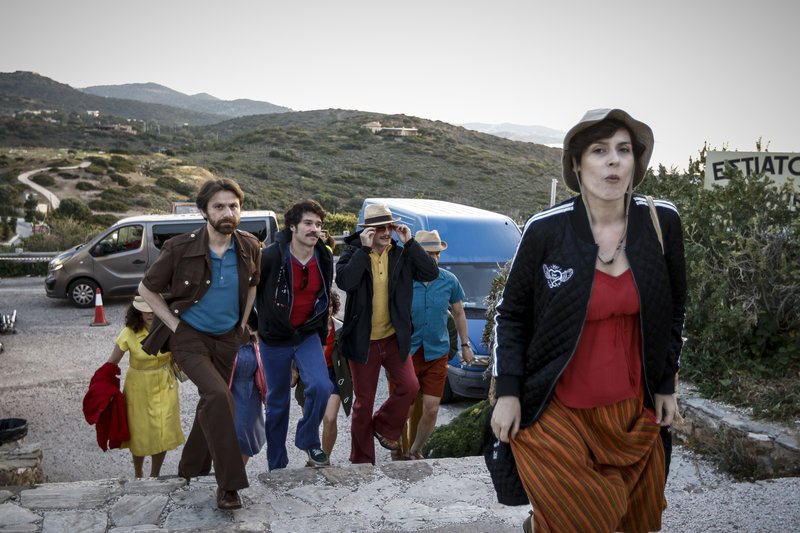 Καρέ καρέ τα γυρίσματα του BBC στο Σούνιο -Επιασαν δουλειά από το ξημέρωμα [εικόνες] | iefimerida.gr 11