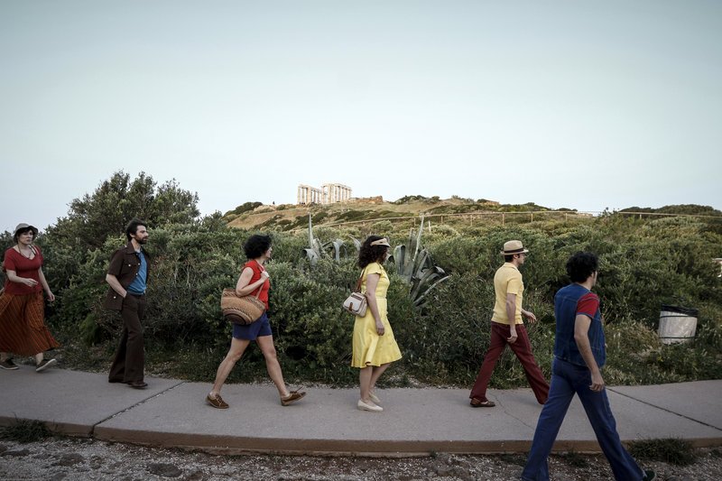 Καρέ καρέ τα γυρίσματα του BBC στο Σούνιο -Επιασαν δουλειά από το ξημέρωμα [εικόνες] | iefimerida.gr 13