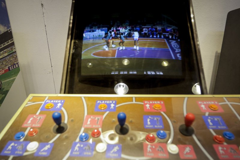 Επιστροφή στα 70s-80s στην Τεχνόπολη -Ρετρό κονσόλες, κόμικ και Subbuteo [εικόνες] | iefimerida.gr 3