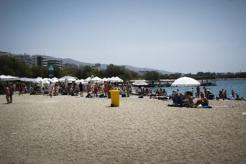 Κυκλοφοριακό κομφούζιο στην παραλιακή -Ταλαιπωρία για να κάνουν Πρωτομαγιά πλάι στο κύμα [εικόνες]  | iefimerida.gr 0