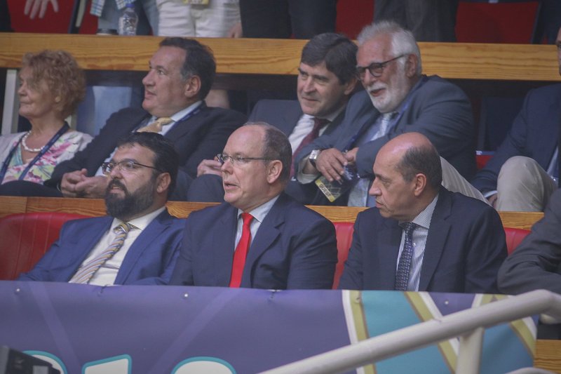 Στις κερκίδες του ΟΑΚΑ για το ΑΕΚ-Μονακό ο πρίγκιπας Αλβέρτος [εικόνες] | iefimerida.gr 4